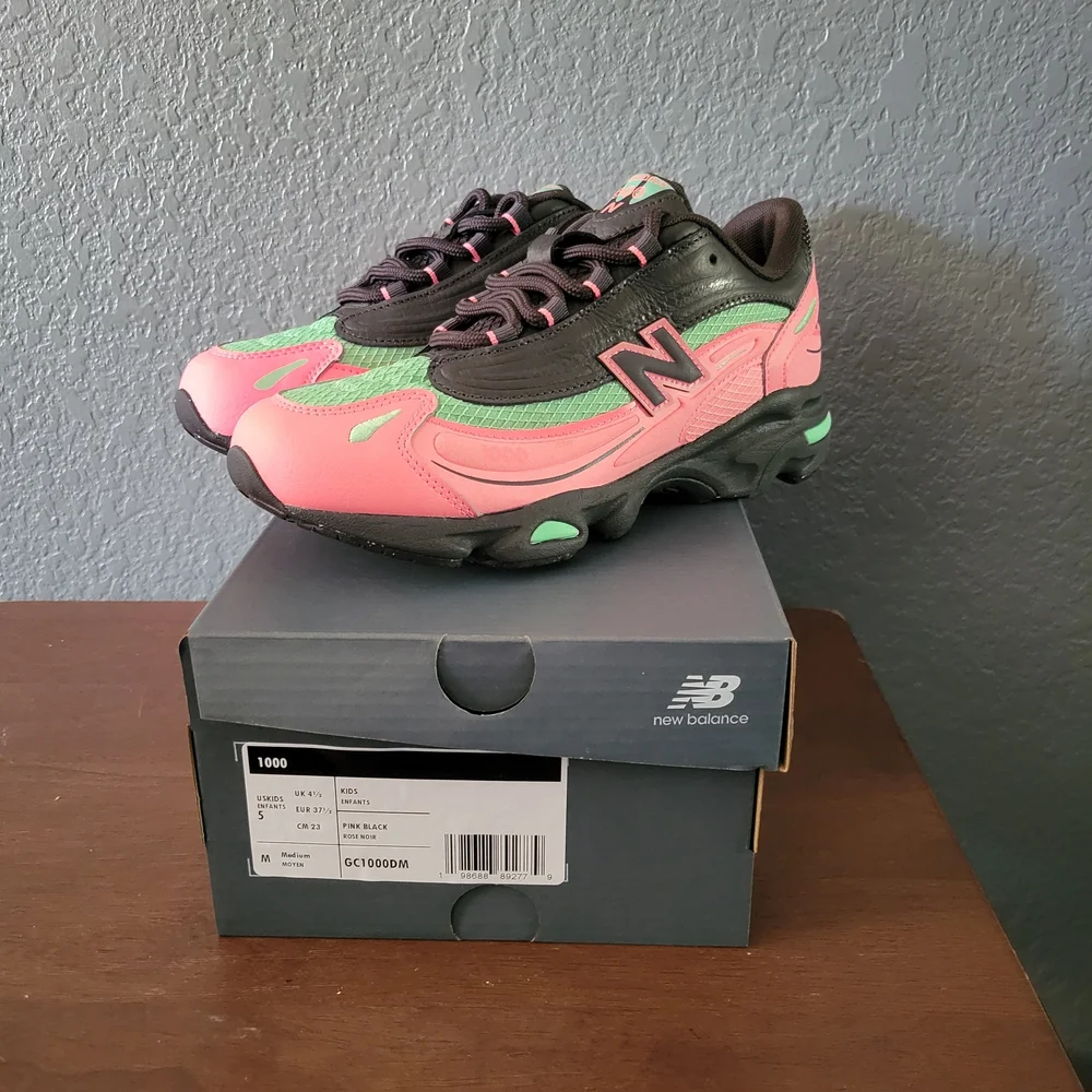 New Balance 1000 Neon Pink & Mint Running Sneakers - Picture 1 of 5